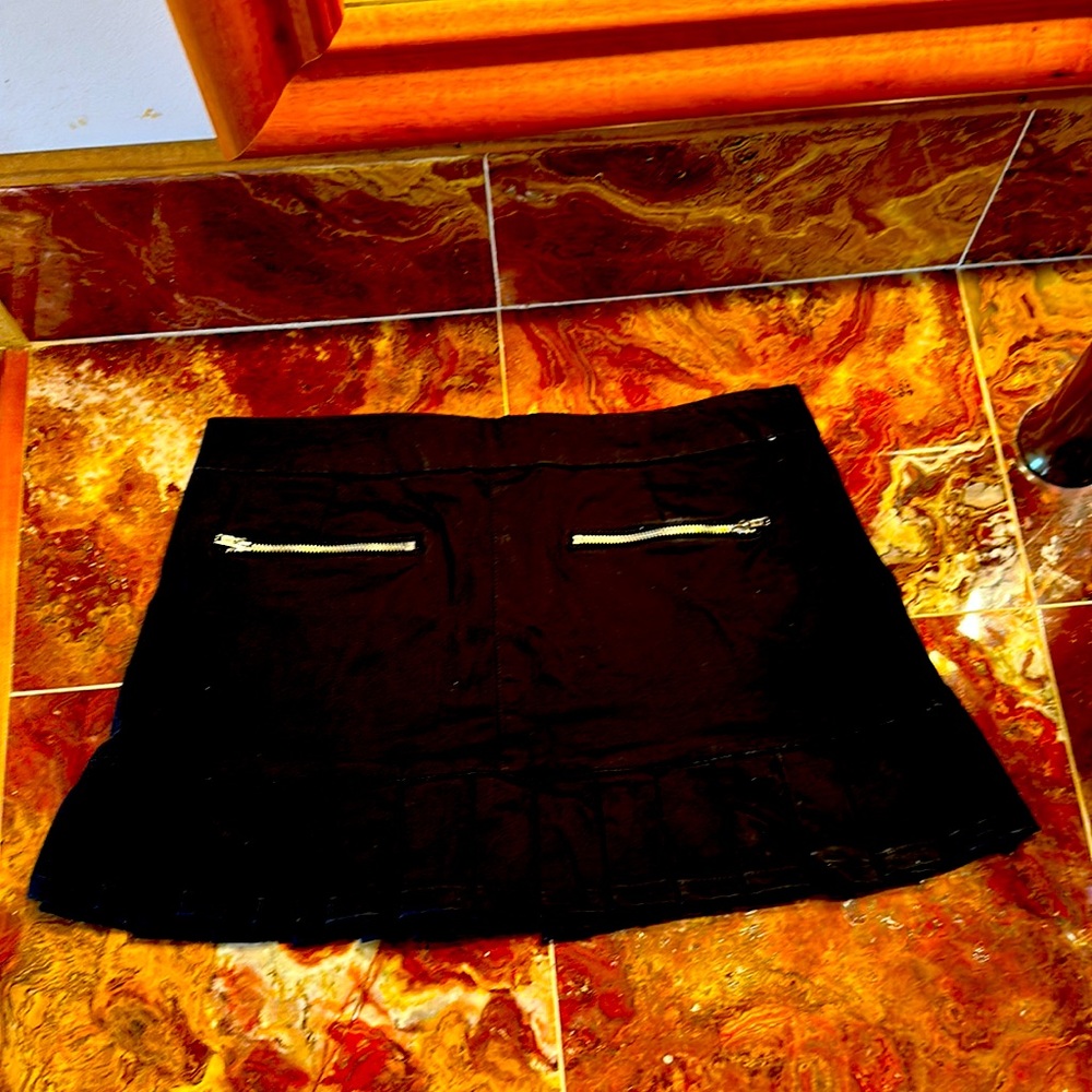 Pleated Bottom Hurley Skirt Size 3